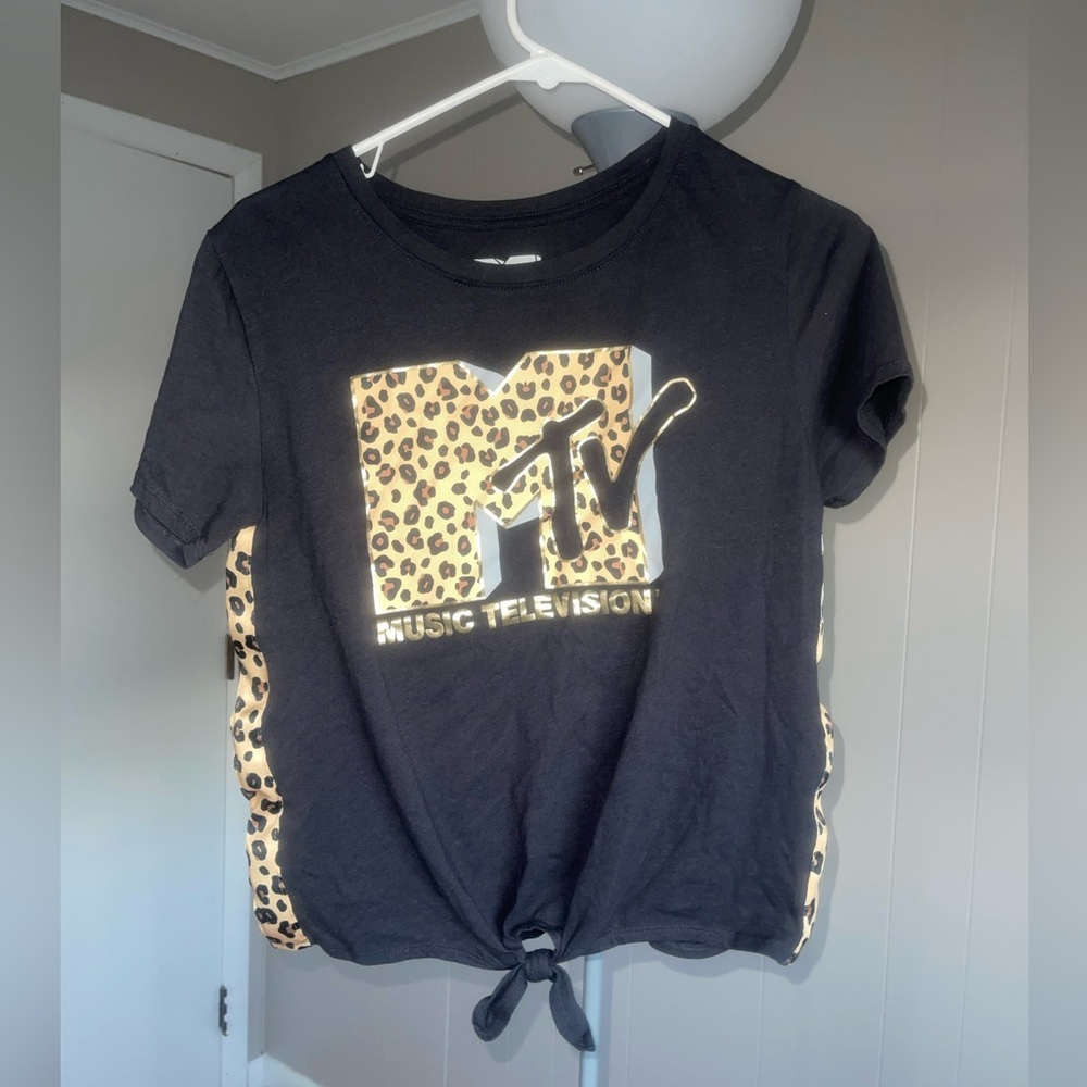 ⭐️MTV⭐️ TIED CROP
